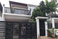 5 Bedroom House and Lot in Molave Park Merville Paranaque